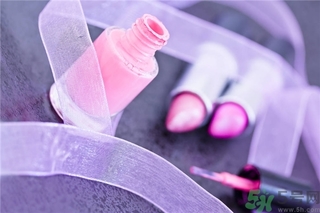 �ں��ɫ�����𣿿ں��ɫ�û��ǲ���ɫ�ã�